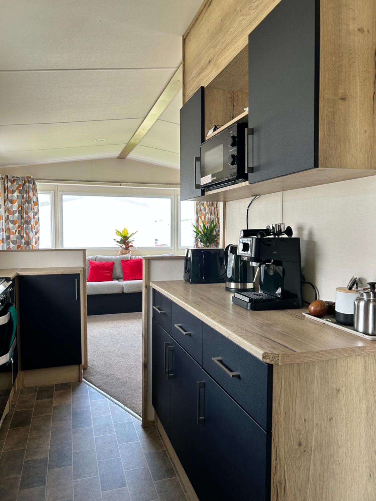 Verbjam 6 Berth Caravan Holiday St Osyth クラクトン・オン・シー エクステリア 写真